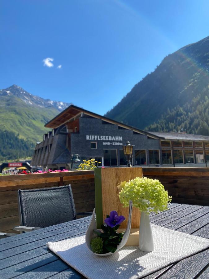 Hotel Zirbenhof Sankt Leonhard im Pitztal Dış mekan fotoğraf