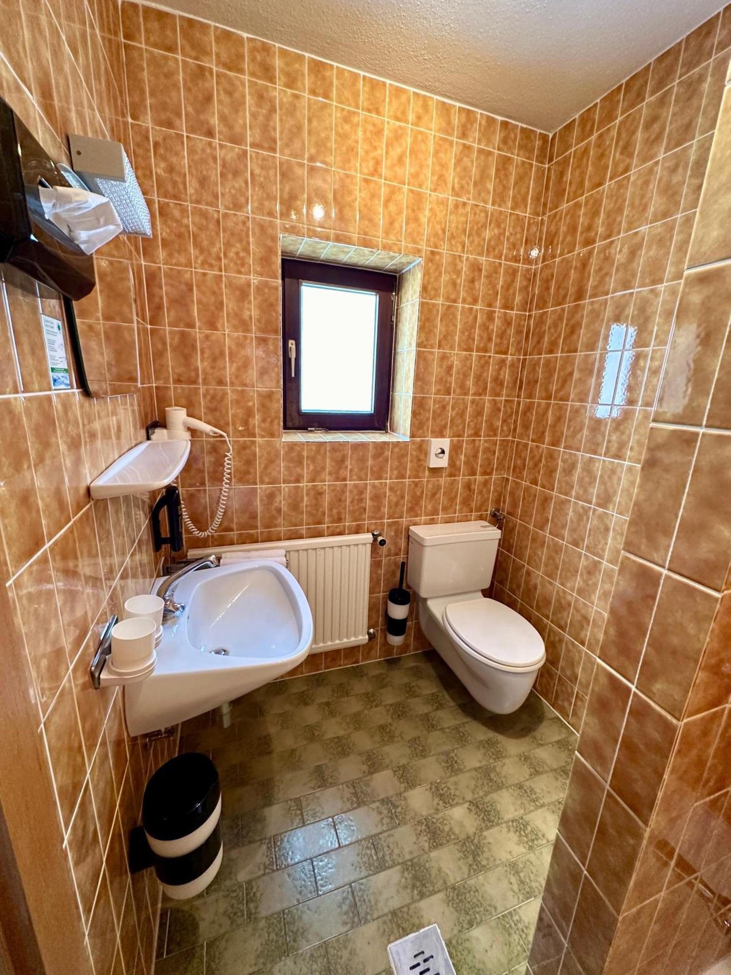 Hotel Zirbenhof Sankt Leonhard im Pitztal Oda fotoğraf