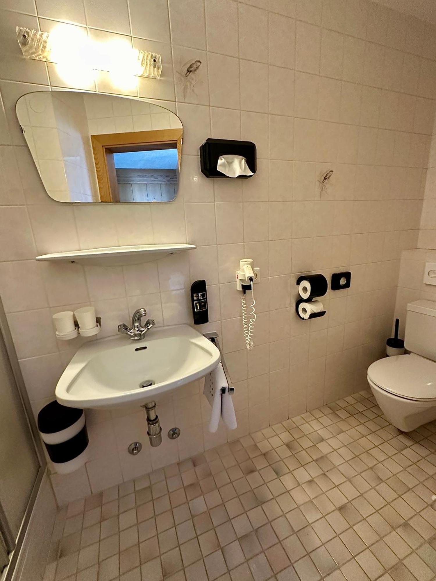 Hotel Zirbenhof Sankt Leonhard im Pitztal Oda fotoğraf