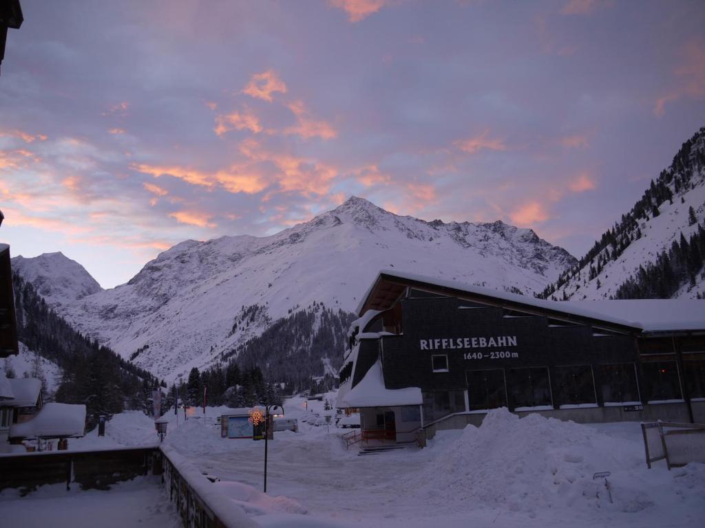 Hotel Zirbenhof Sankt Leonhard im Pitztal Dış mekan fotoğraf